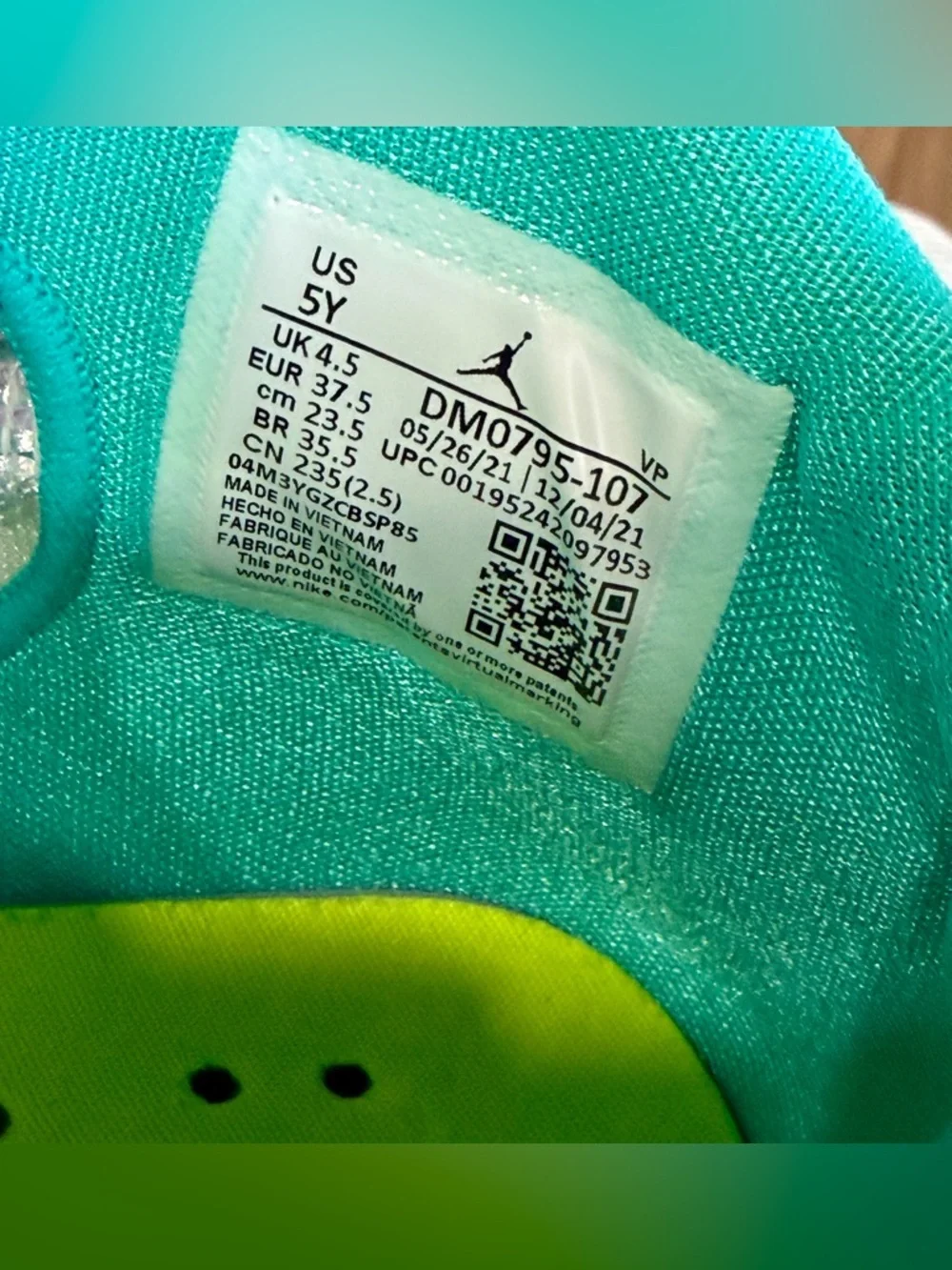 Air Jordan Jumpman 2021 Basketball Sneakers Teal Volt White Size 5Y